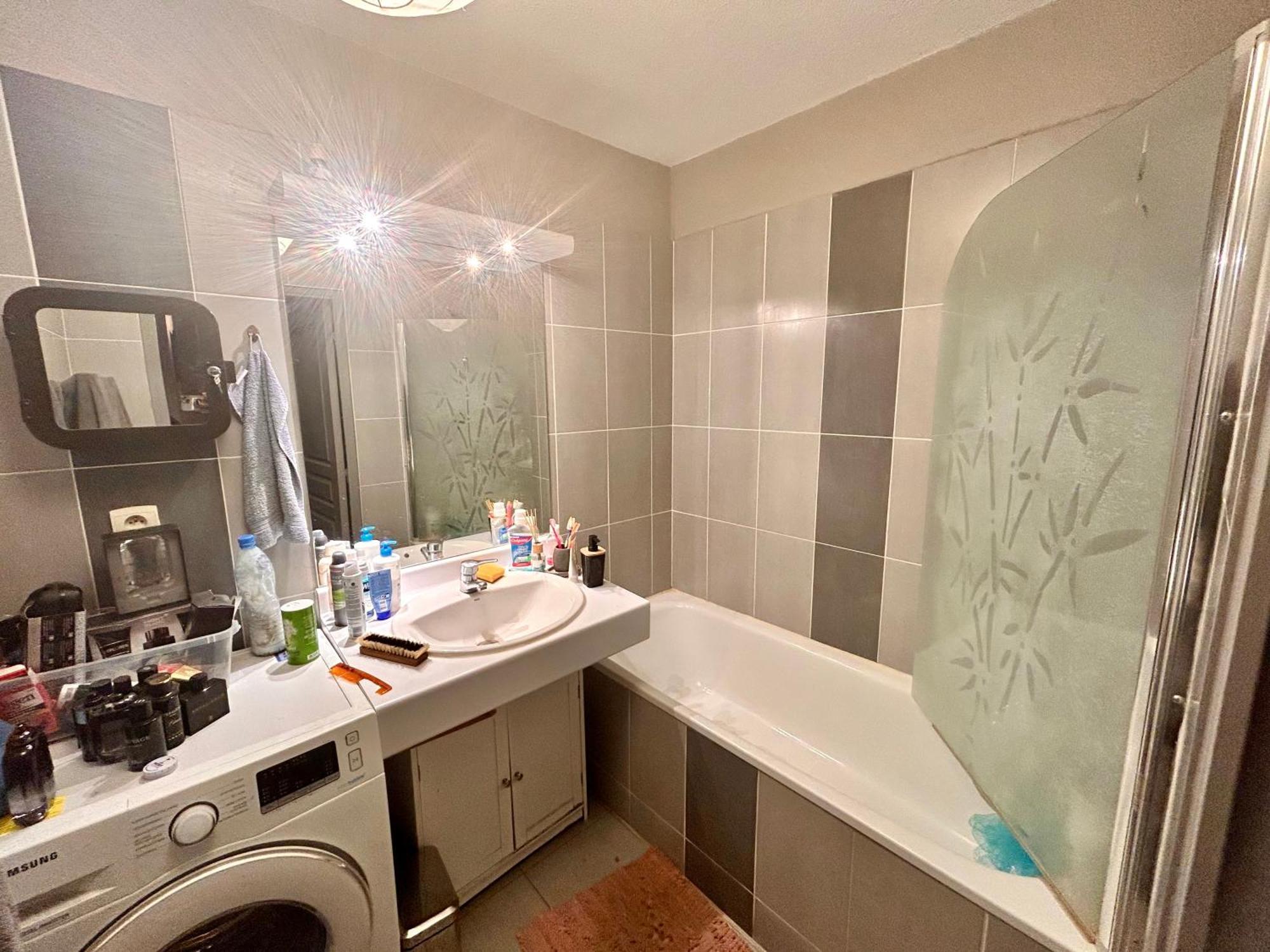 Chambre Prive Classe Вильорбан Екстериор снимка